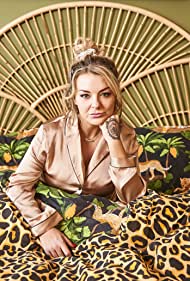 Rosie Molloy Gives Up Everything TV Show Poster on O2TvSeries